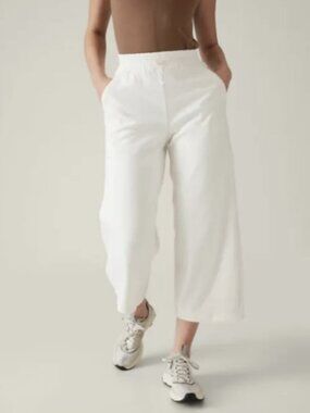 Athleta Triumph Hybrid Wide Leg Crop Off White Size Medium